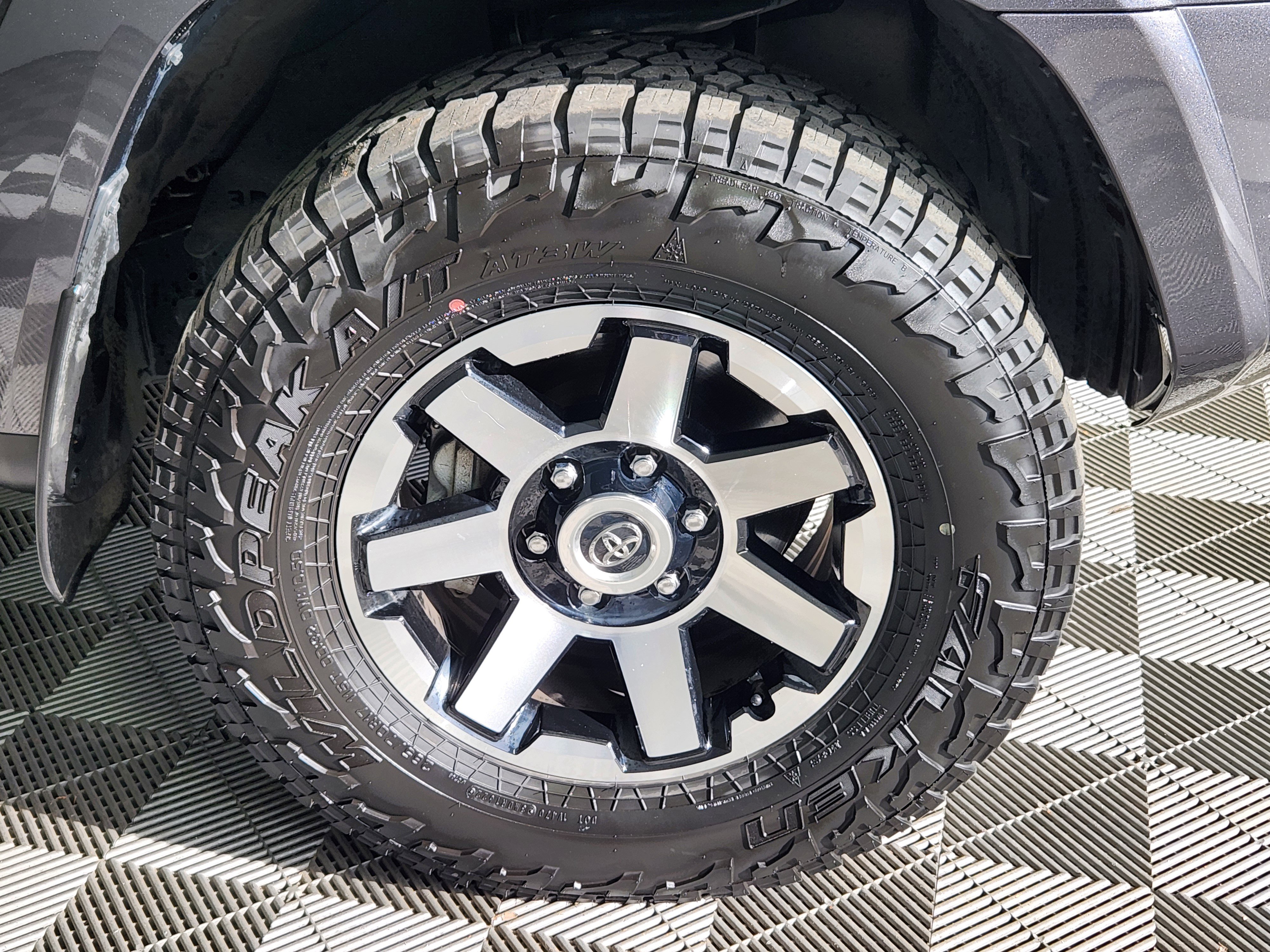 Used 2022 Toyota 4Runner TRD Off-Road image 9