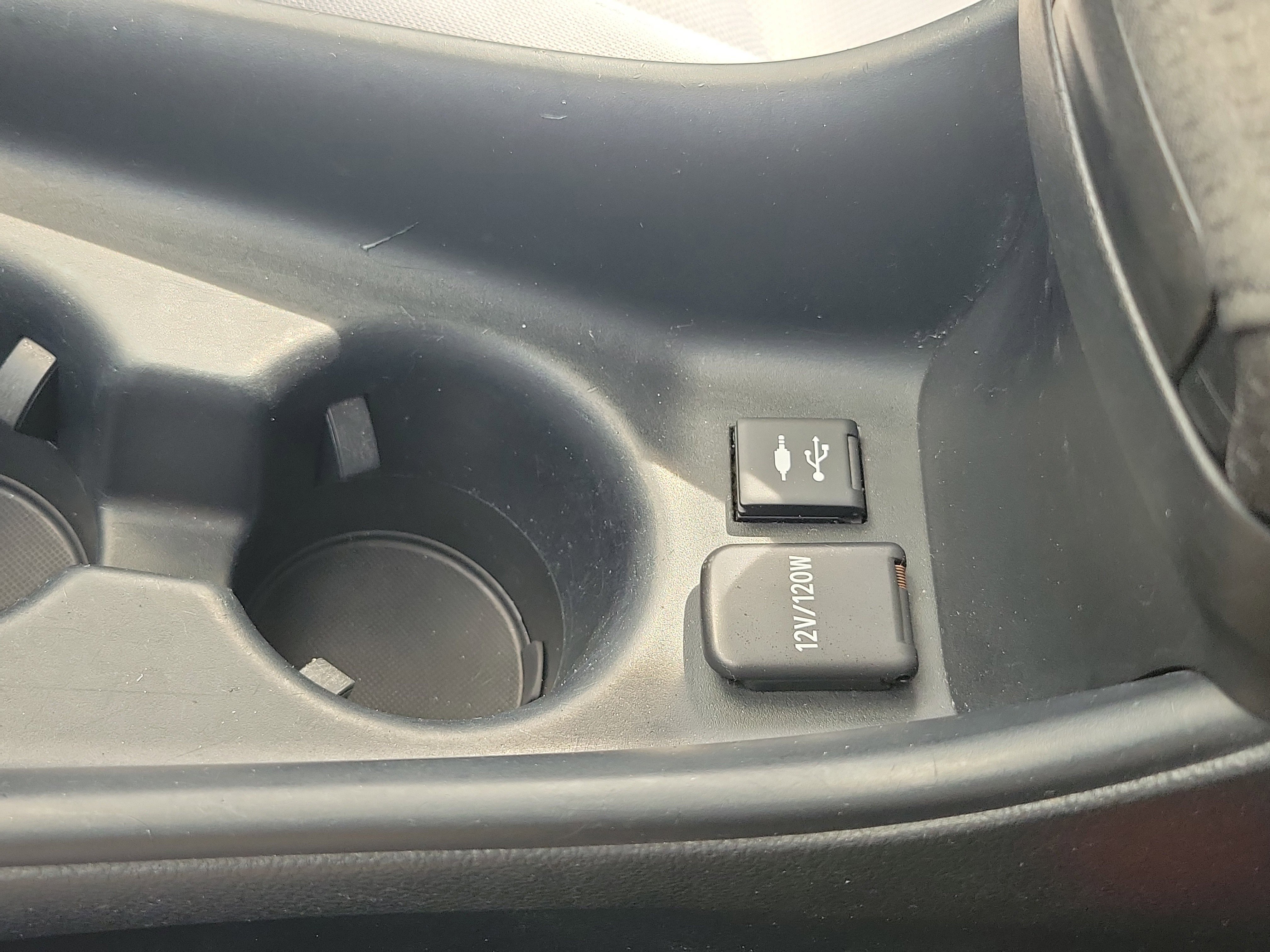 Used 2019 Toyota Prius L Eco FWD image 34