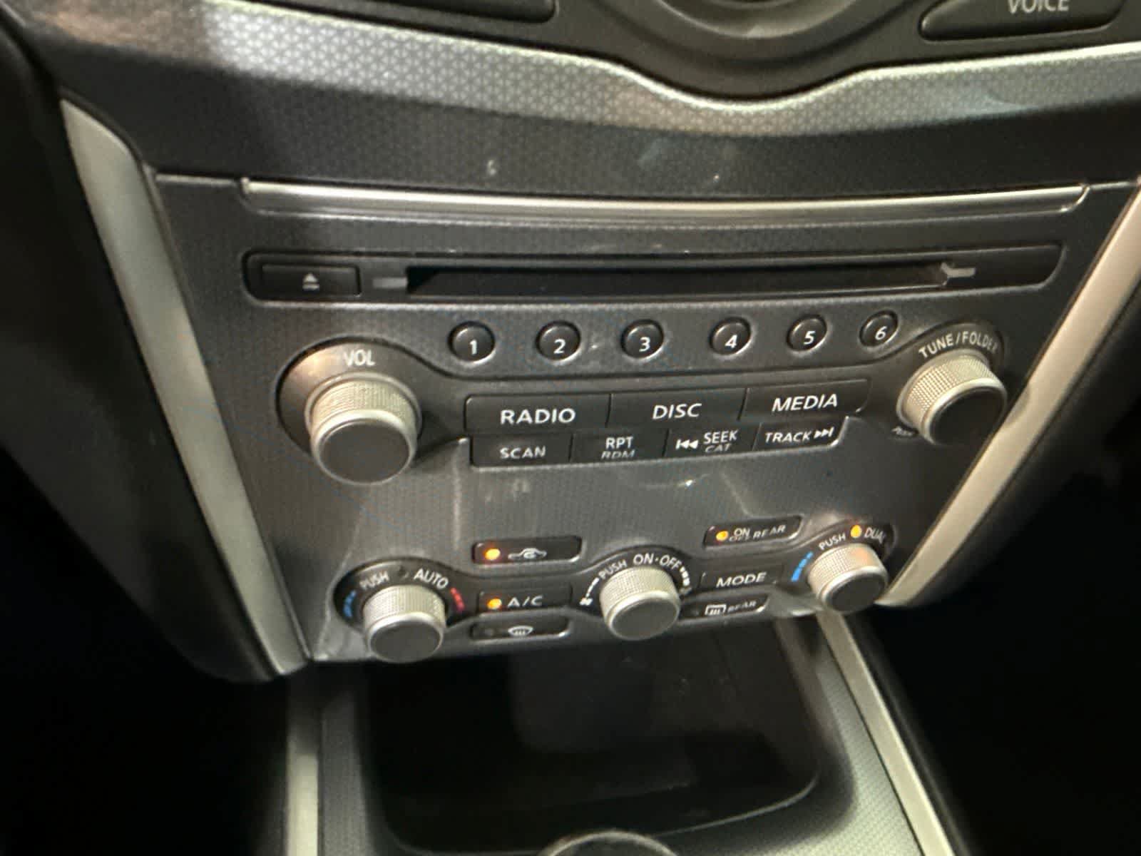 Used 2018 Nissan Pathfinder SL w/ Midnight Edition Package FWD image 27