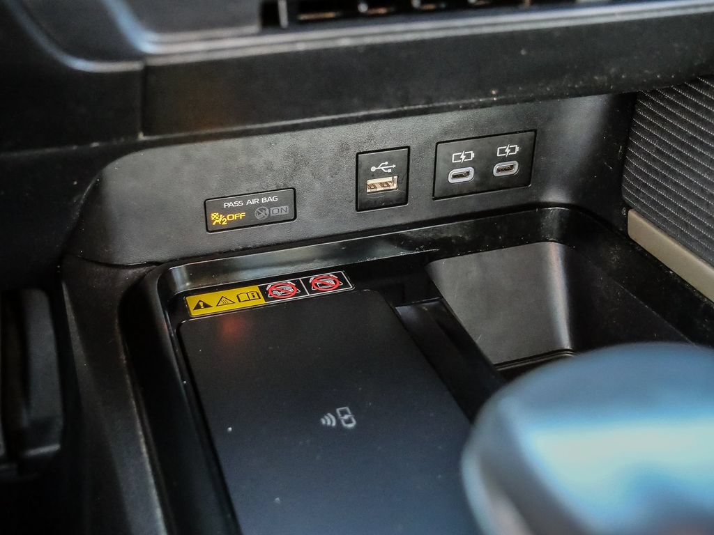 Used 2025 Toyota Camry SE FWD image 34