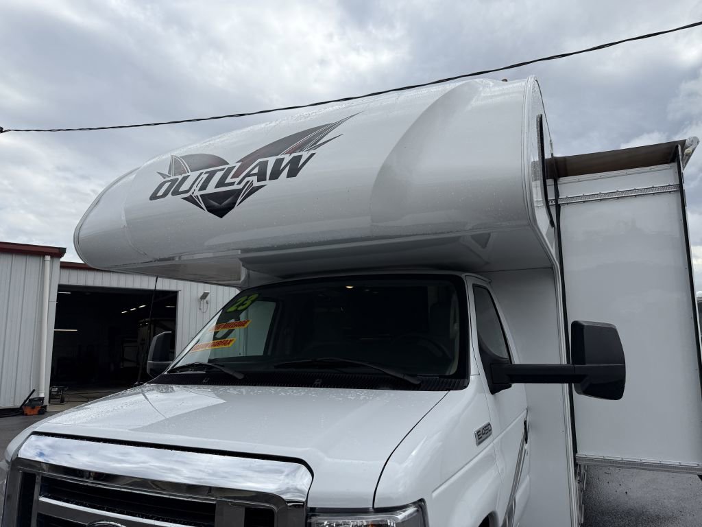 Used 2023 Ford E-450 and Econoline 450 Super Duty w/ Motorhome Prep Package image 32