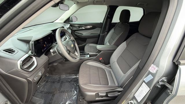 Used 2025 Chevrolet TrailBlazer LT AWD/4WD image 18