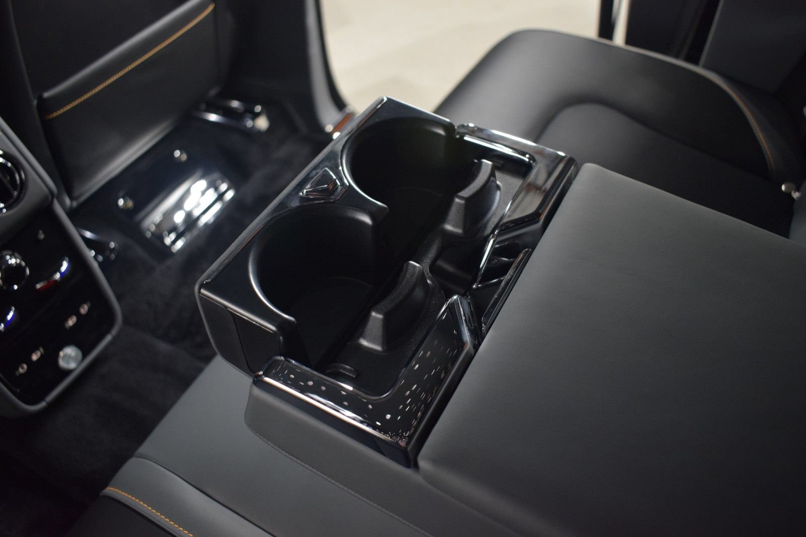 New 2026 Rolls-Royce Cullinan AWD/4WD image 22