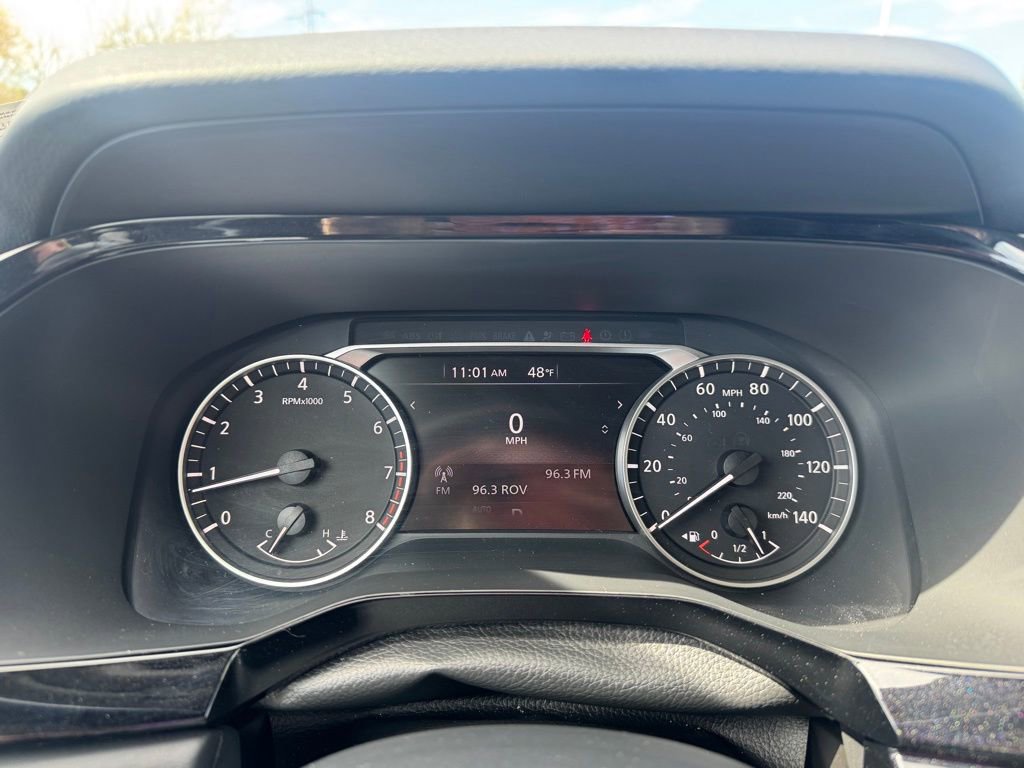 Used 2025 Nissan Pathfinder SV image 19