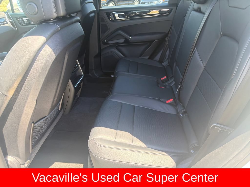 Used 2023 Porsche Cayenne AWD/4WD image 23