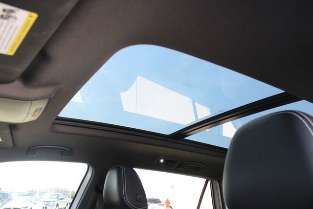 Used 2023 Volkswagen Atlas Cross Sport SEL R-Line image 6