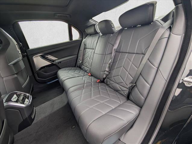 Used 2026 BMW i7 eDrive50 w/ M Sport Package RWD image 19
