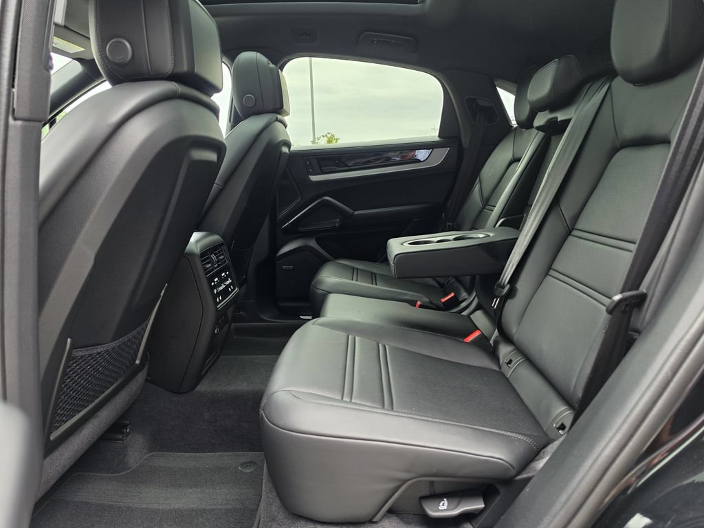 Certified 2026 Porsche Cayenne S AWD/4WD image 13