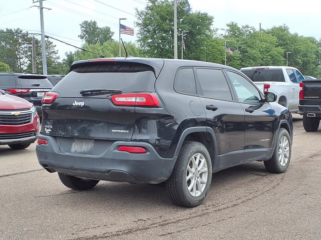 Used 2016 Jeep Cherokee Sport w/ Cold Weather Group AWD/4WD image 4