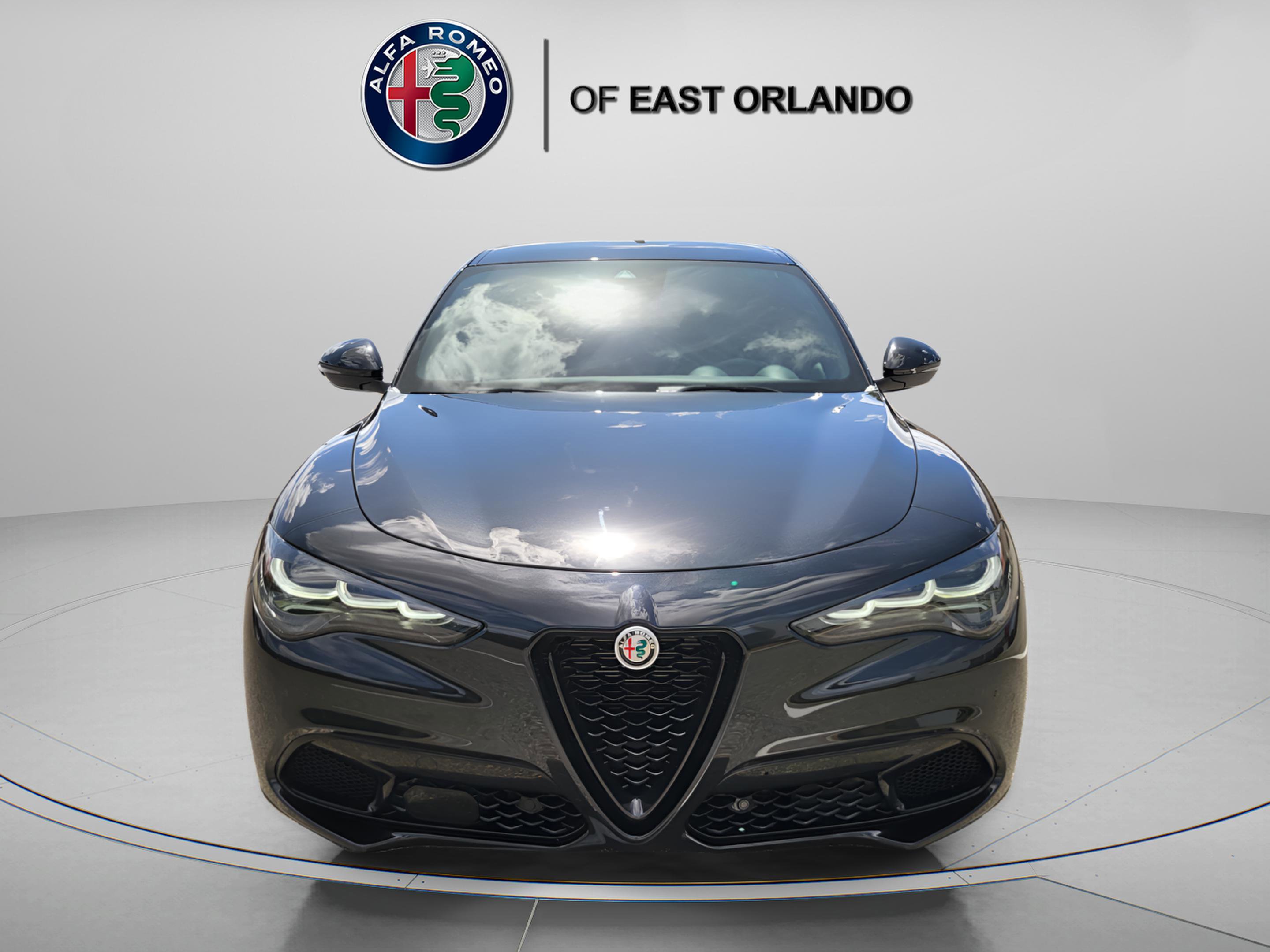 Used 2024 Alfa Romeo Stelvio Sprint image 2