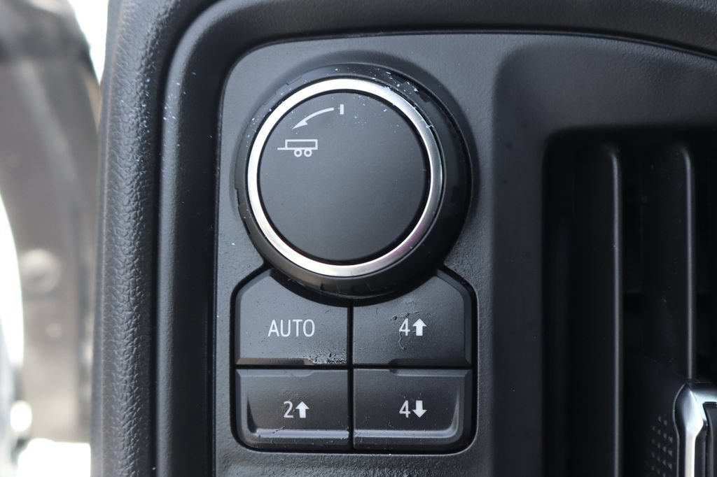 Used 2025 Chevrolet Silverado 1500 Custom Trail Boss w/ Dark Appearance Package AWD/4WD image 26