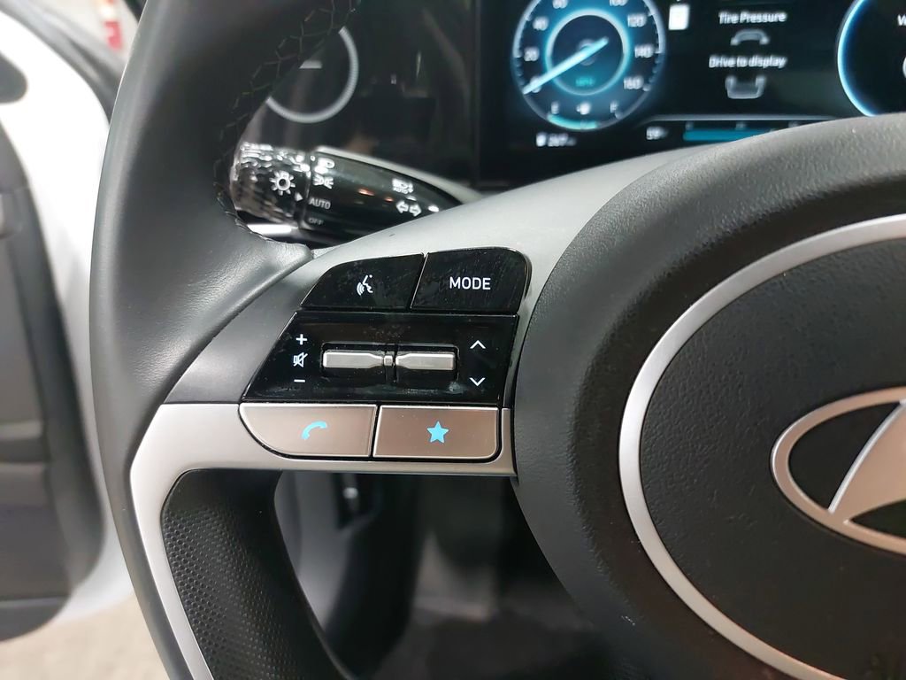 Certified 2025 Hyundai Elantra SEL image 16