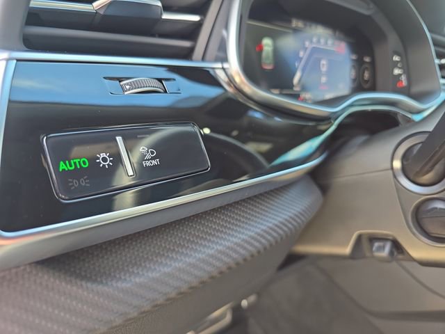 Used 2024 Audi RS Q8 w/ Black Optic Package image 29