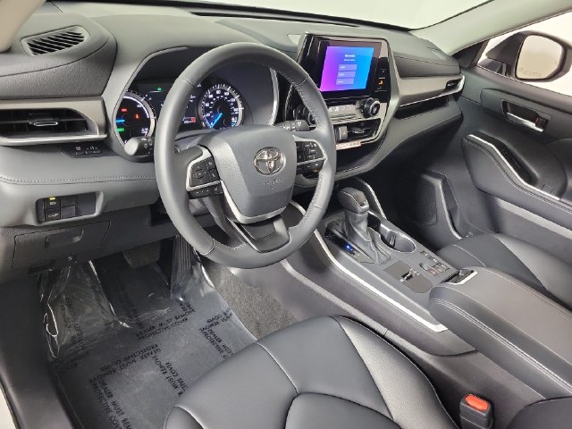 Certified 2026 Toyota Highlander XLE AWD/4WD image 18