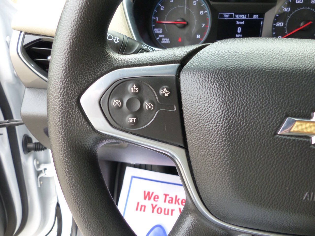 Used 2022 Chevrolet Traverse LS AWD/4WD image 23