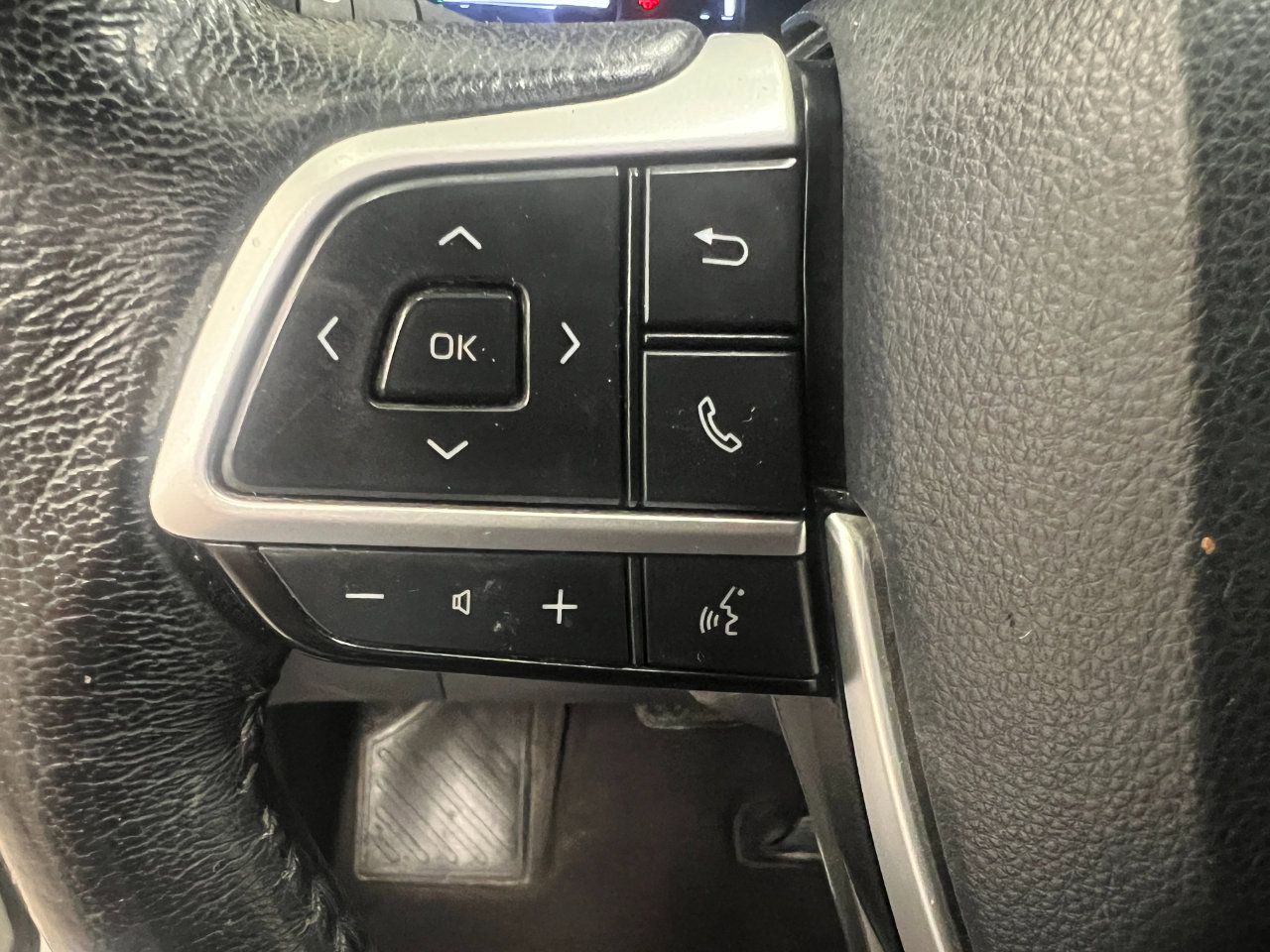 Used 2021 Toyota Sienna XLE w/ XLE Plus Package image 34