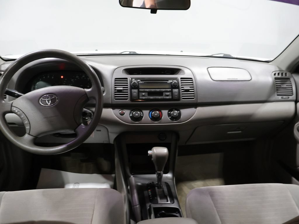 Used 2005 Toyota Camry LE FWD image 16