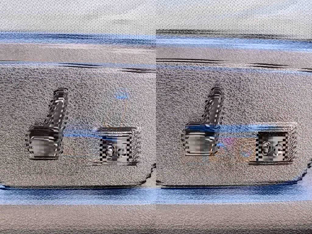 Used 2017 RAM 3500 SLT w/ Luxury Group image 29