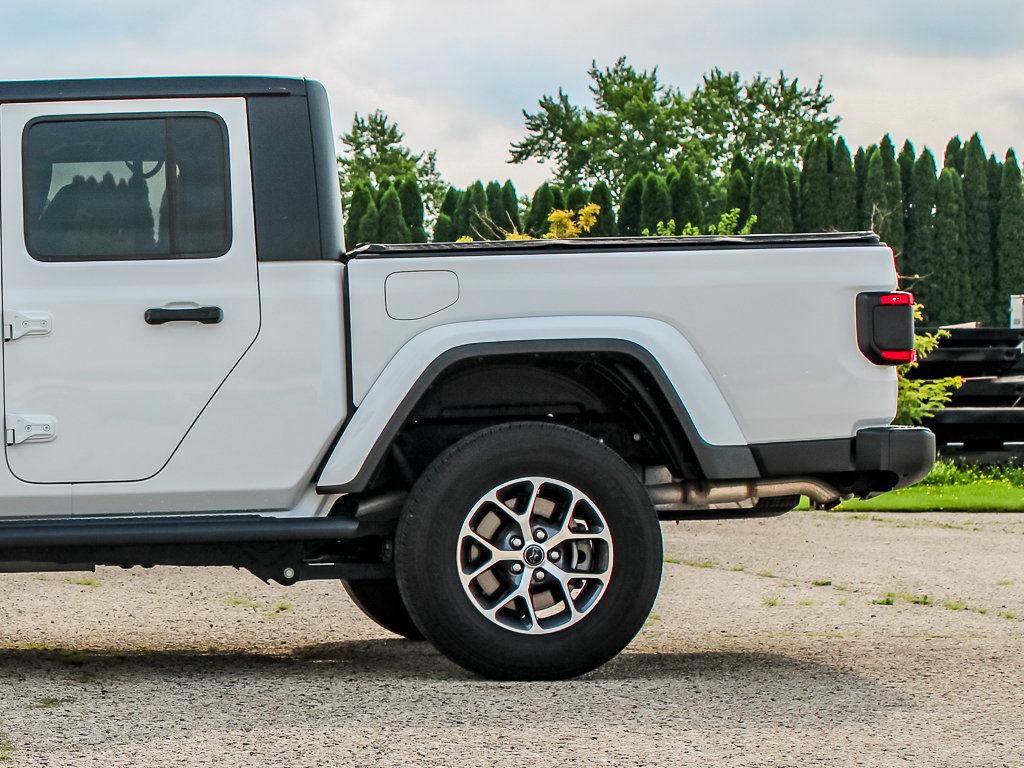Used 2024 Jeep Gladiator Sport w/ Dual Top Group AWD/4WD image 43