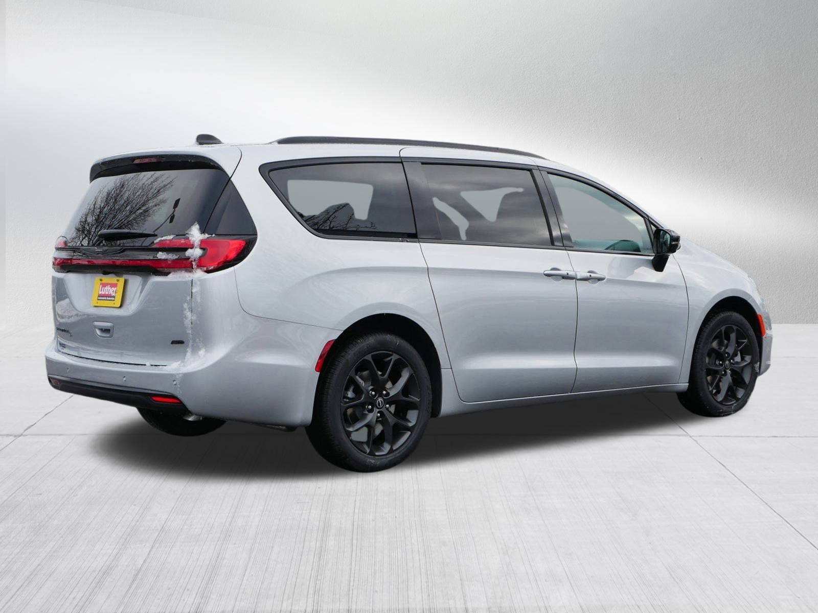 New 2026 Chrysler Pacifica Select image 7