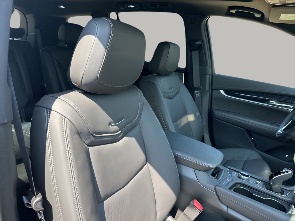 New 2025 Cadillac XT6 Premium Luxury w/ LPO, Floor Liner Package image 15