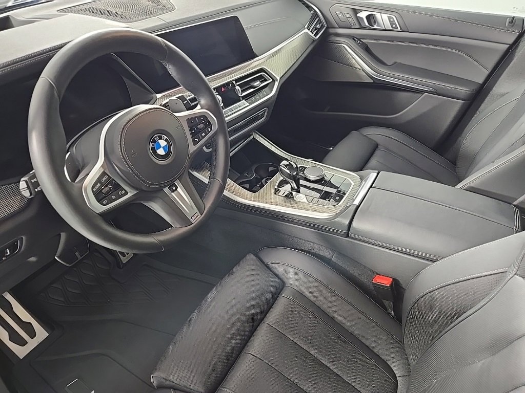 Used 2020 BMW X5 M50i w/ Premium Package image 13