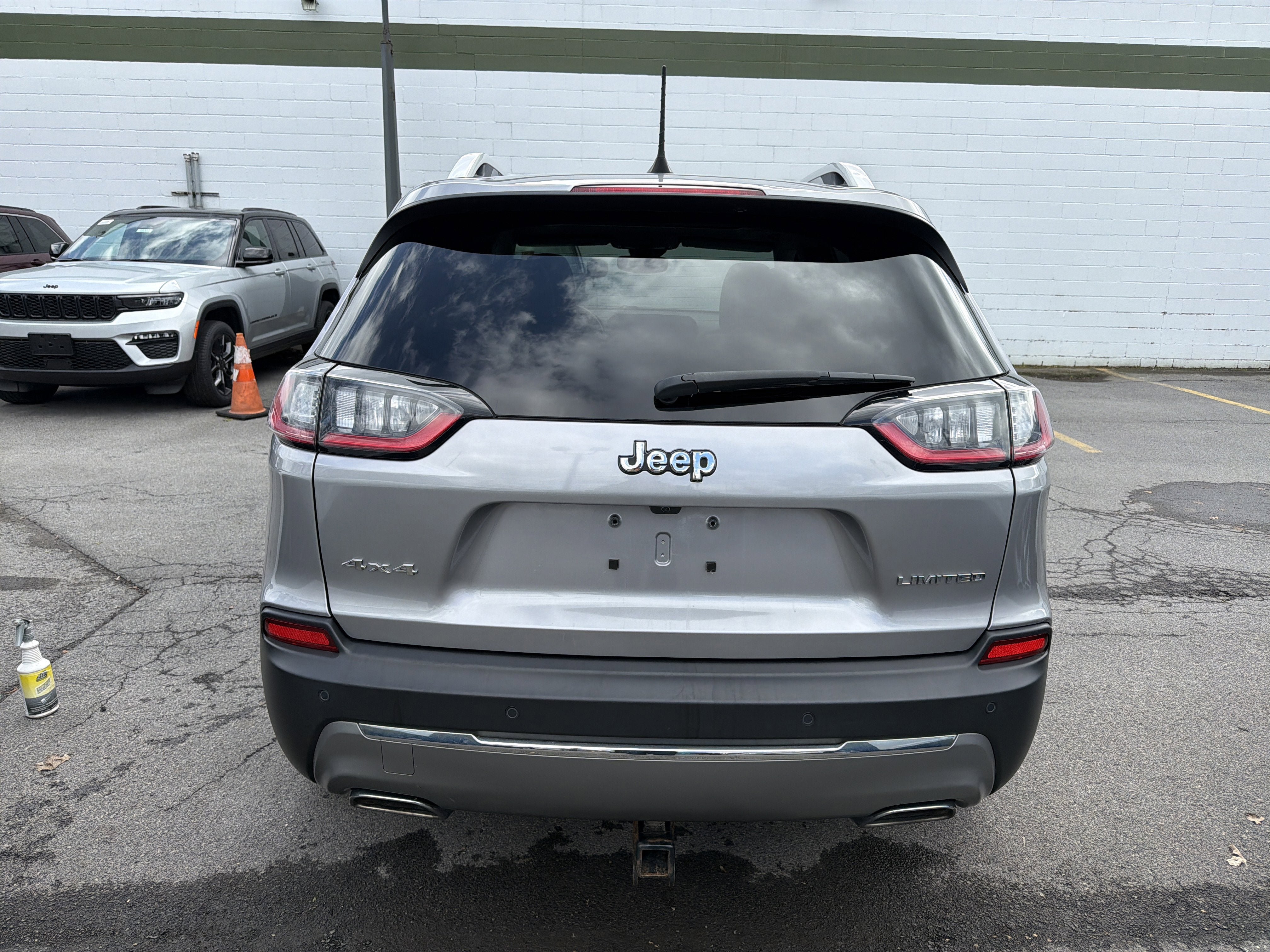 Used 2021 Jeep Cherokee Limited AWD/4WD image 6