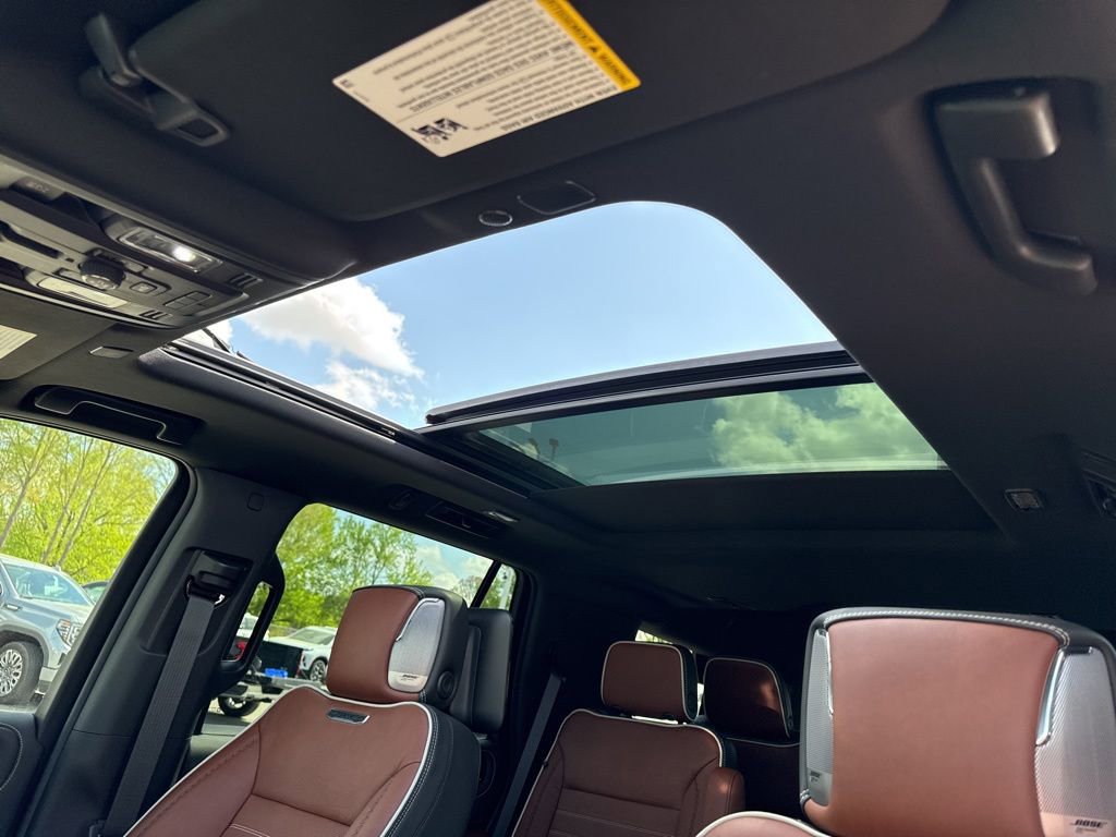 Used 2023 GMC Yukon Denali Ultimate image 10