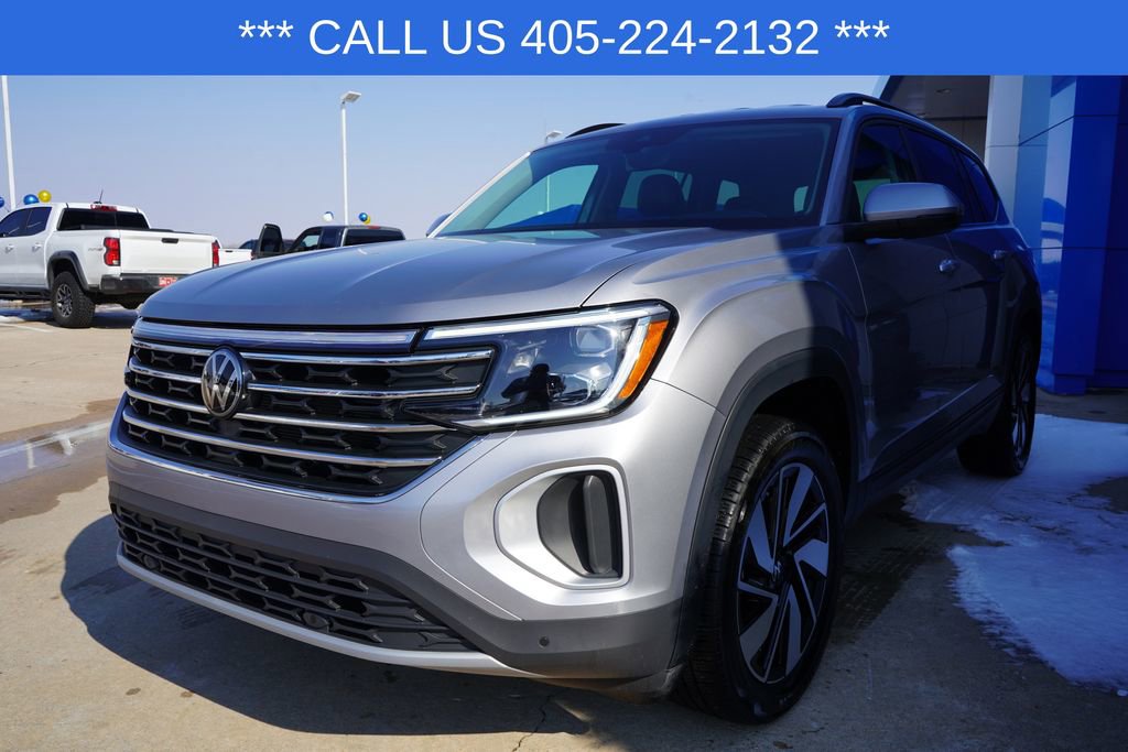 Used 2025 Volkswagen Atlas SE image 4