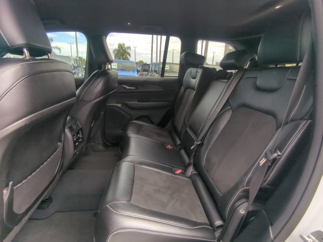 Used 2023 Jeep Grand Cherokee Altitude AWD/4WD image 16