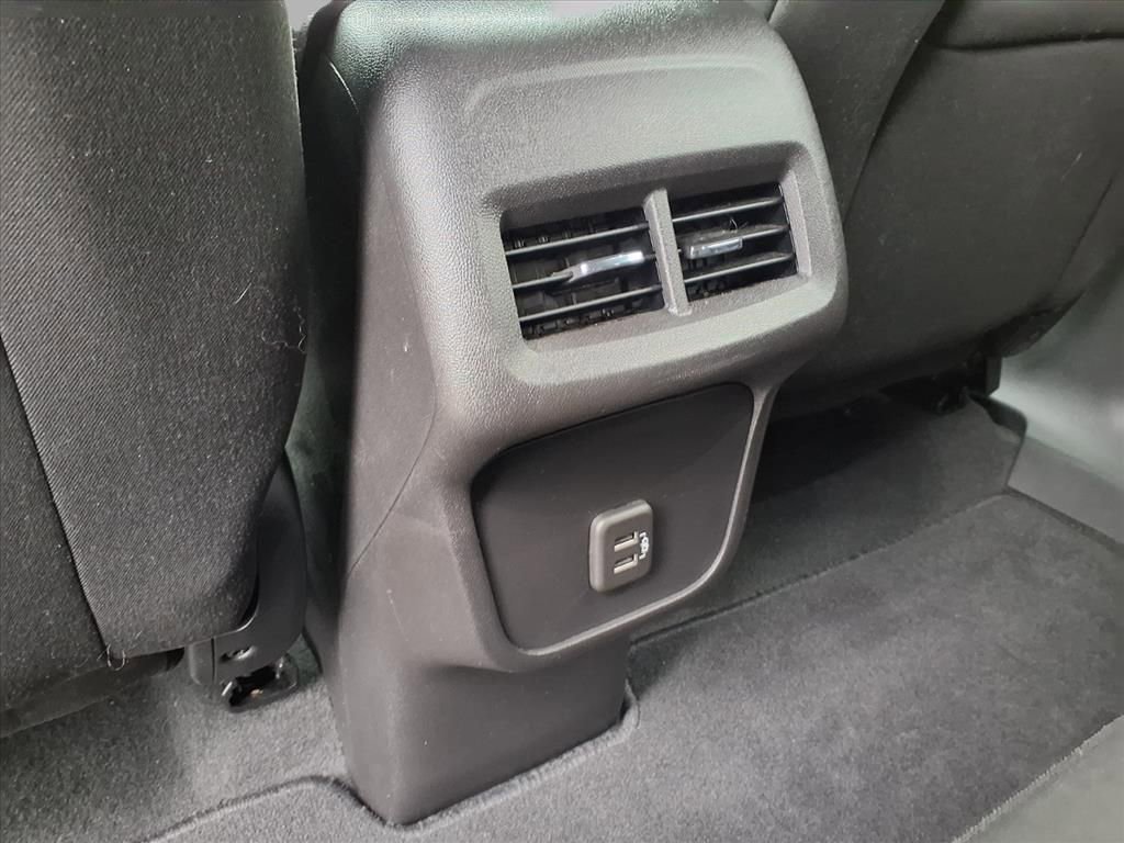 Used 2024 Chevrolet Equinox LT image 17