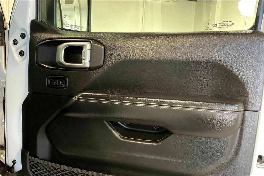 Used 2020 Jeep Wrangler Unlimited Sahara image 22