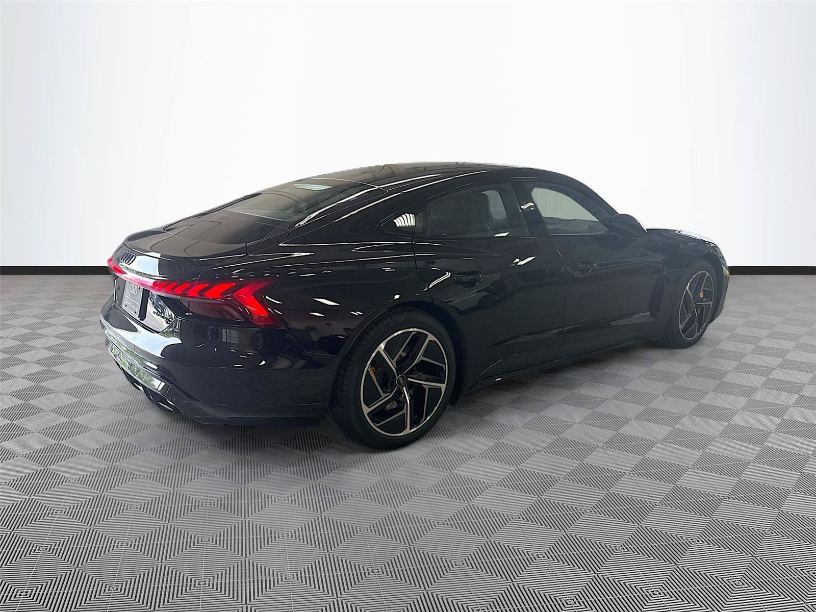 Used 2023 Audi RS e-tron GT w/ Carbon Performance Package AWD/4WD image 7