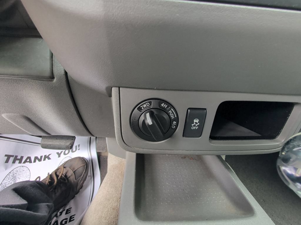 Used 2014 Nissan Frontier SV AWD/4WD image 21