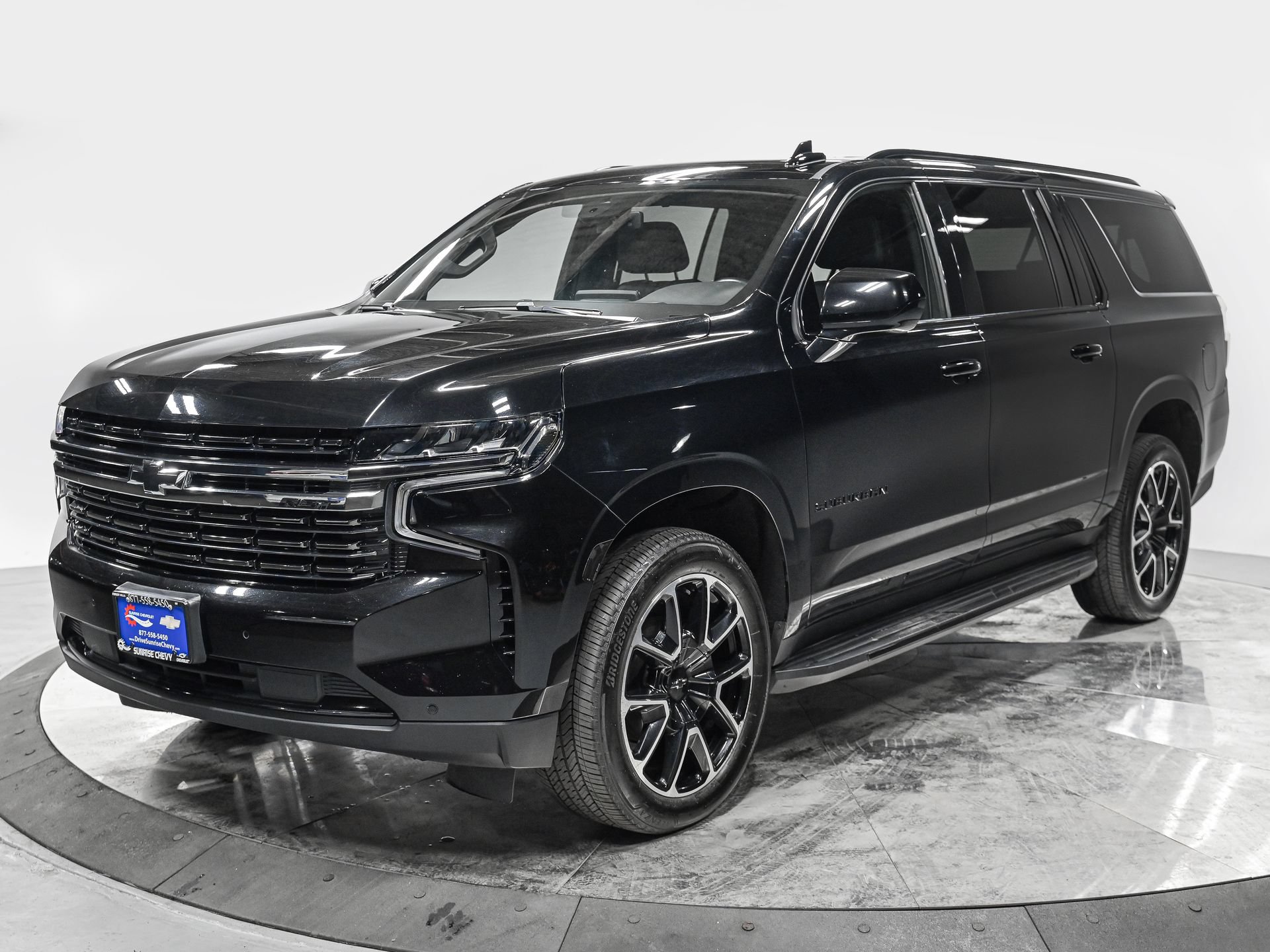 Used 2022 Chevrolet Suburban RST AWD/4WD image 1