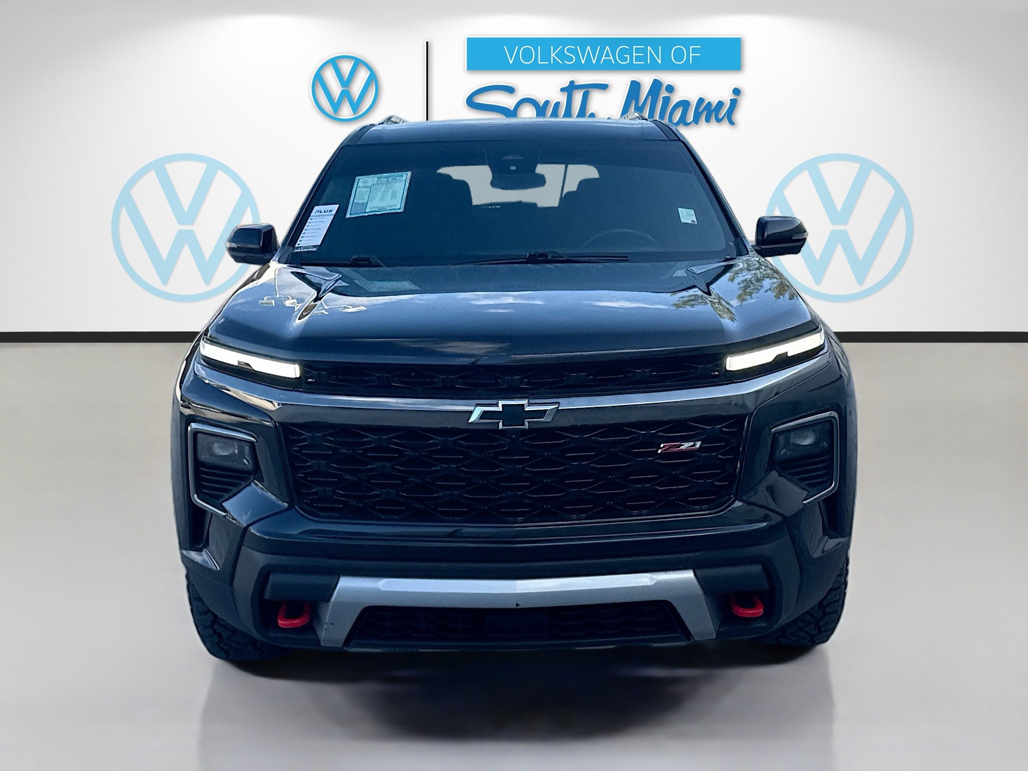 Used 2024 Chevrolet Traverse Z71 AWD/4WD image 2