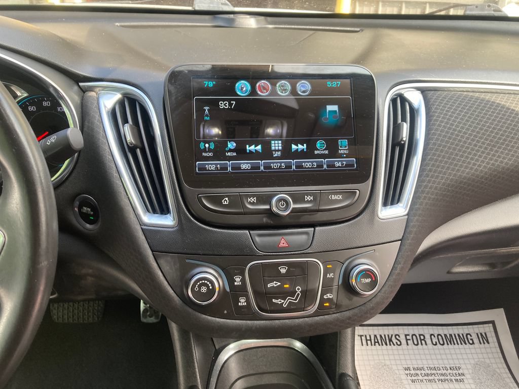 Used 2017 Chevrolet Malibu LT FWD image 23