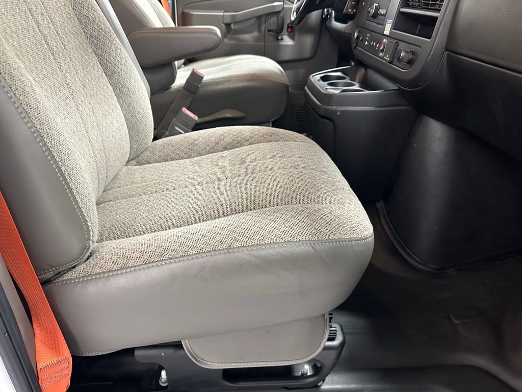 Used 2022 Chevrolet Express 3500 w/ Power Convenience Package image 40