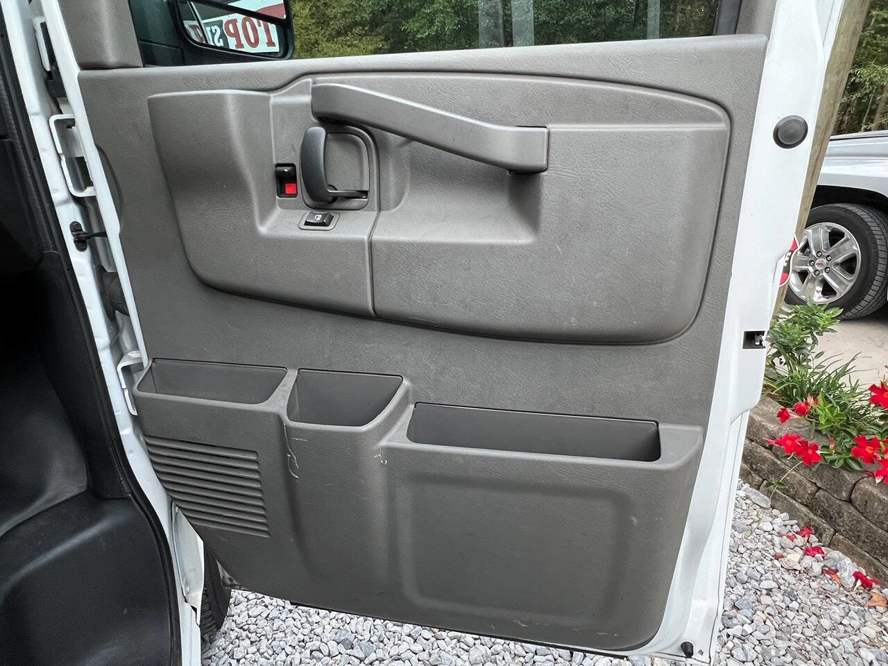 Used 2022 Chevrolet Express 2500 w/ Driver Convenience Package image 13