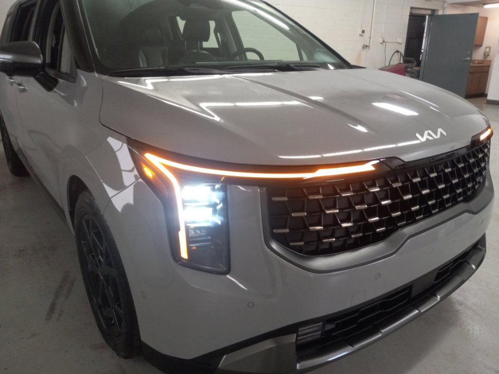 Used 2025 Kia Carnival SX image 5