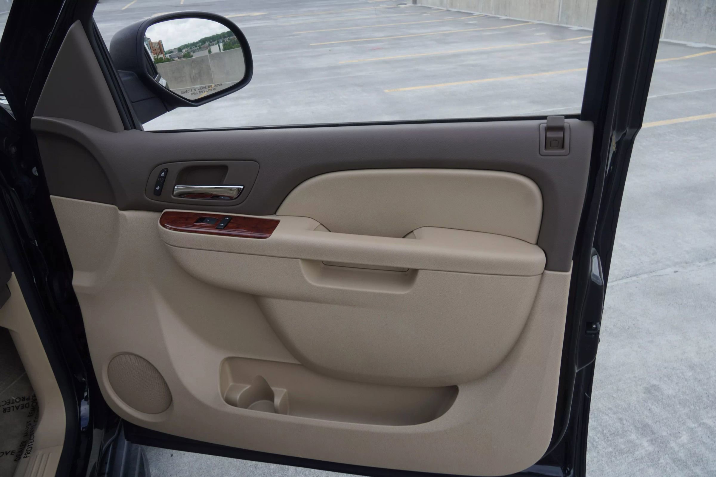 Used 2014 Chevrolet Tahoe LT image 34