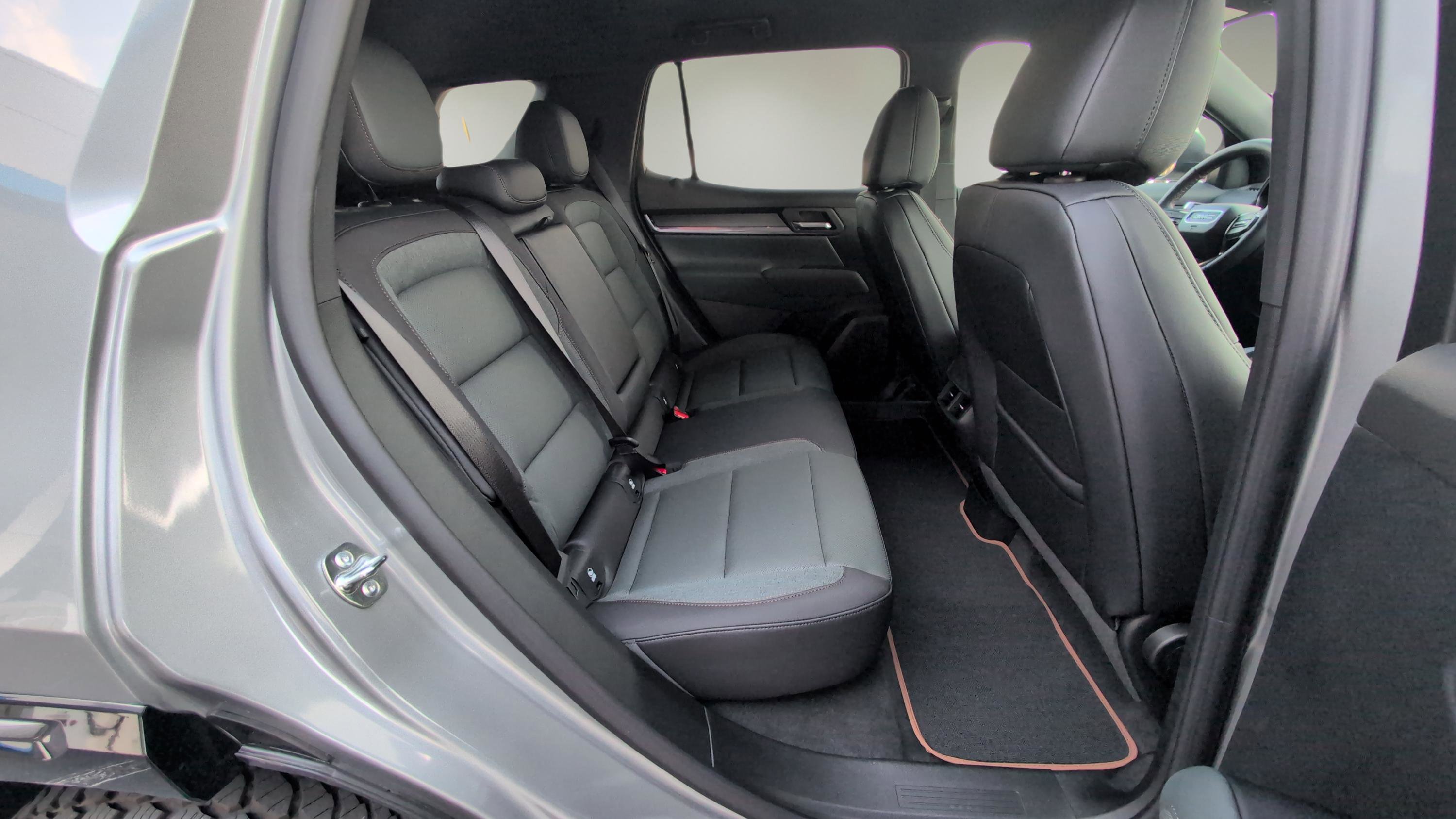 Used 2026 GMC Terrain AT4 AWD/4WD image 13