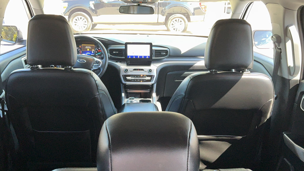 Certified 2023 Ford Explorer XLT w/ Equipment Group 202A RWD image 18