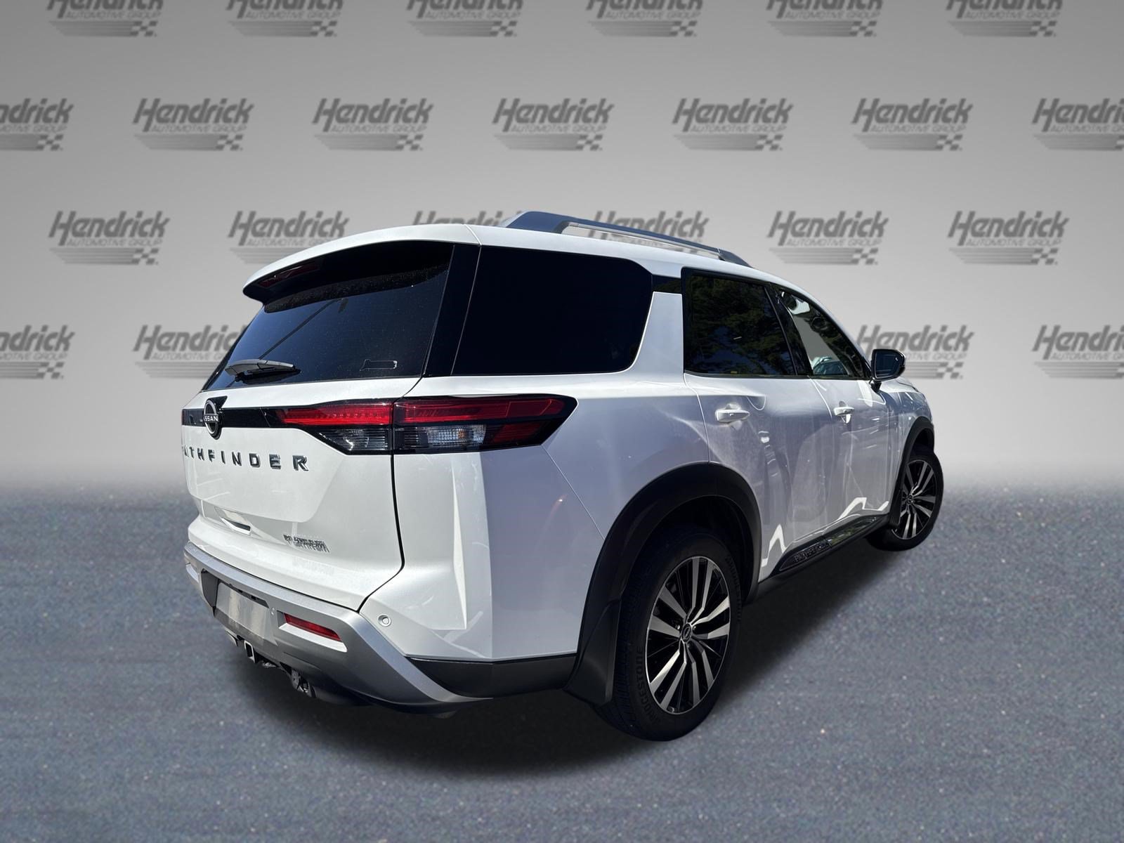 Used 2025 Nissan Pathfinder Platinum w/ Cargo Package FWD image 9