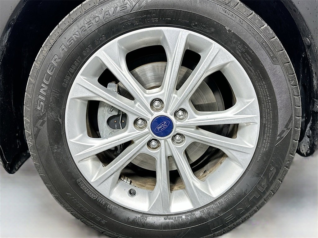 Used 2017 Ford Escape SE w/ Equipment Group 201A image 29