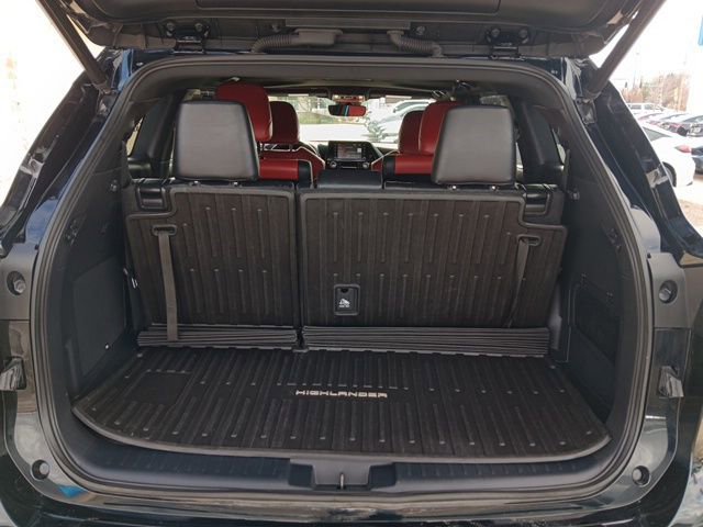 Used 2021 Toyota Highlander XSE image 28