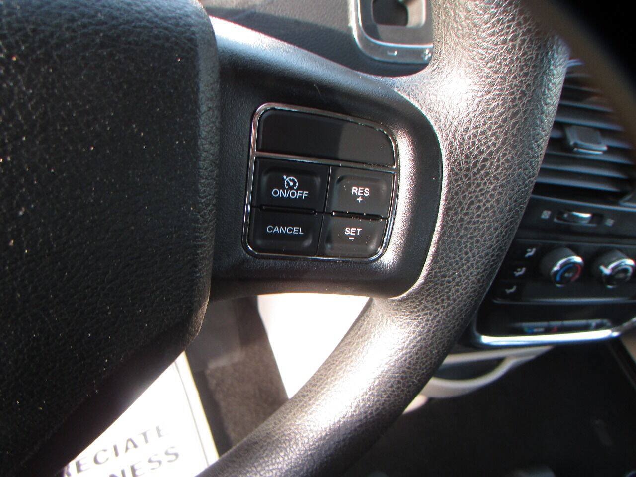 Used 2013 Dodge Grand Caravan American Value Package FWD image 28