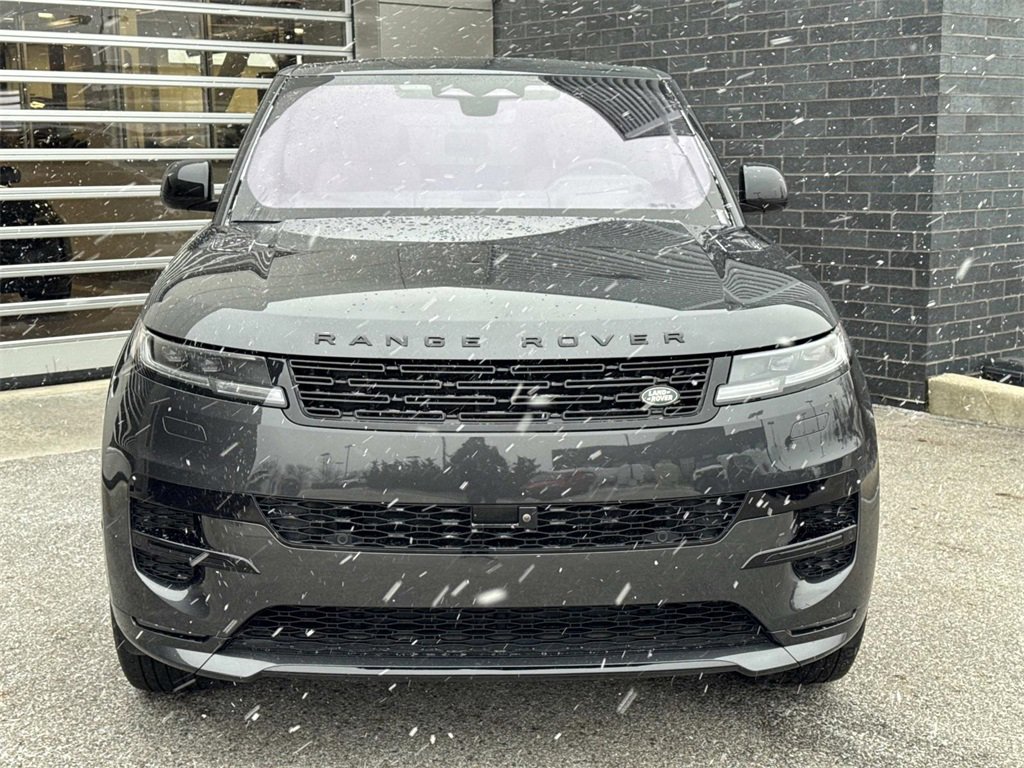 Used 2023 Land Rover Range Rover Sport SE Dynamic image 2
