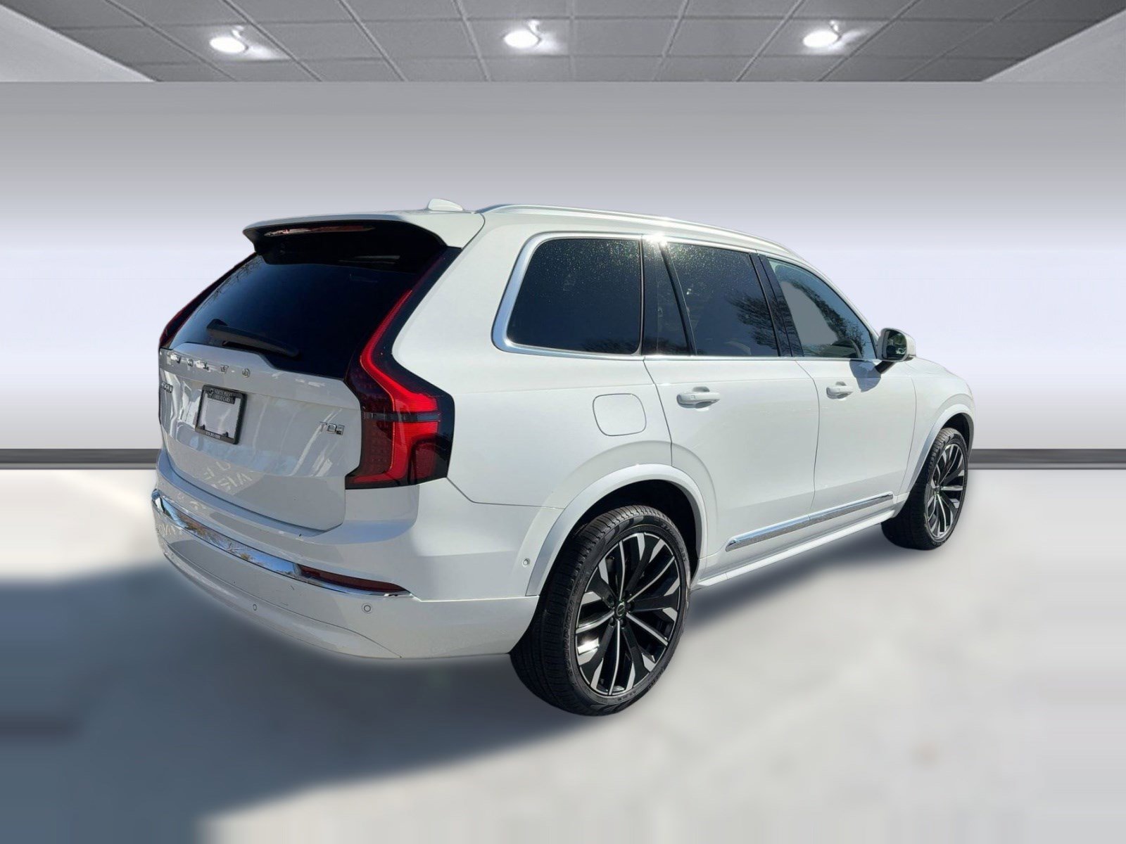 New 2026 Volvo XC90 T8 Plus w/ Protection Package image 9