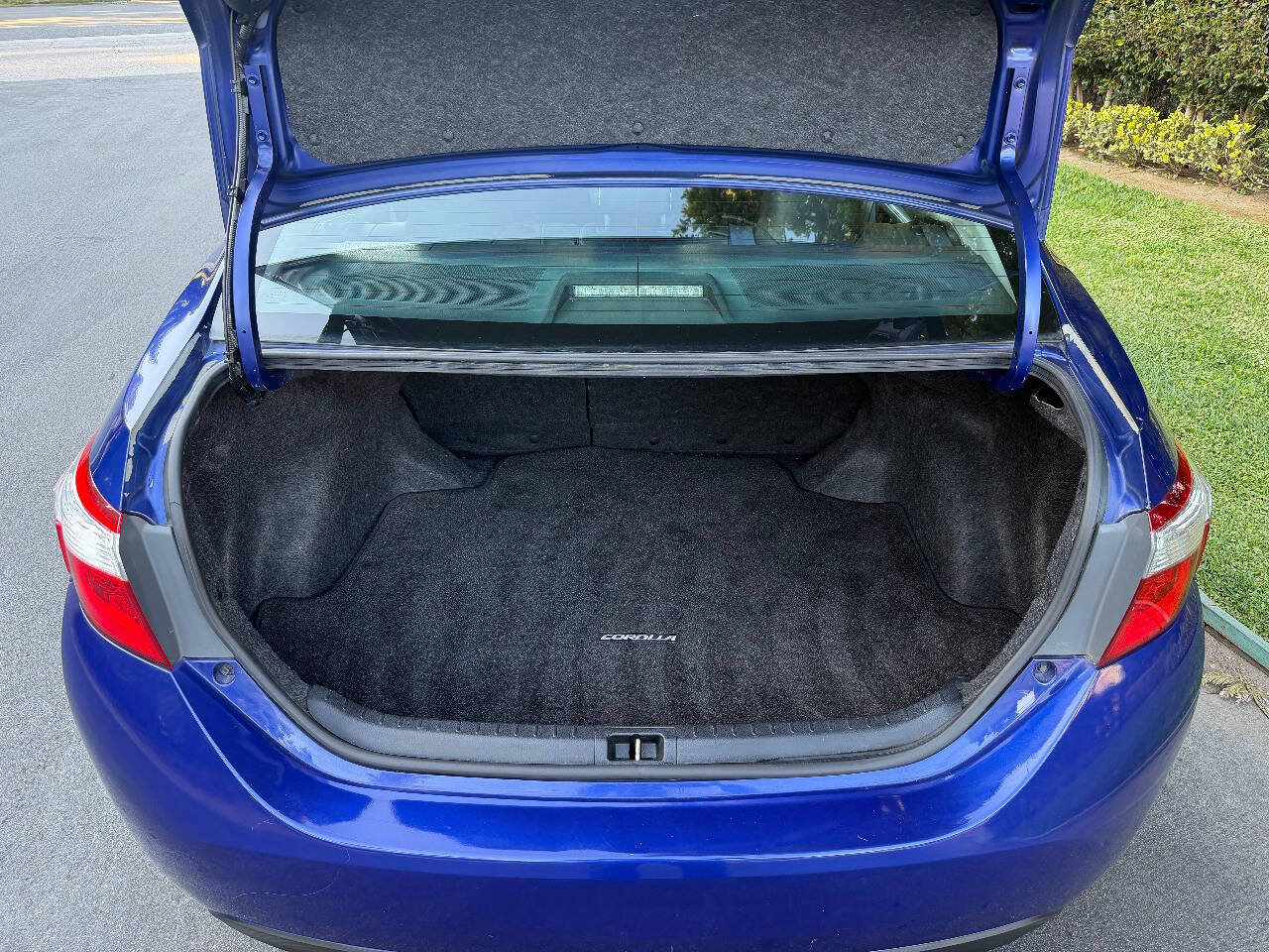 Used 2015 Toyota Corolla S FWD image 17